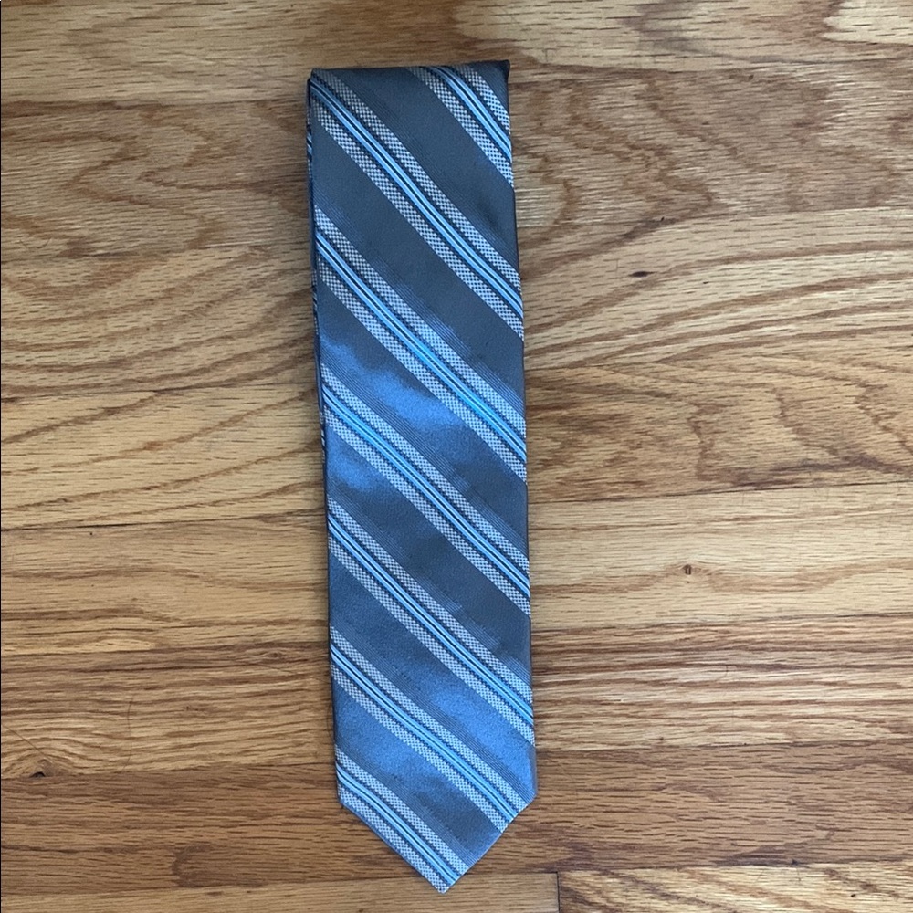 Brooks Brothers Gray and Blue Striped Silk Tie